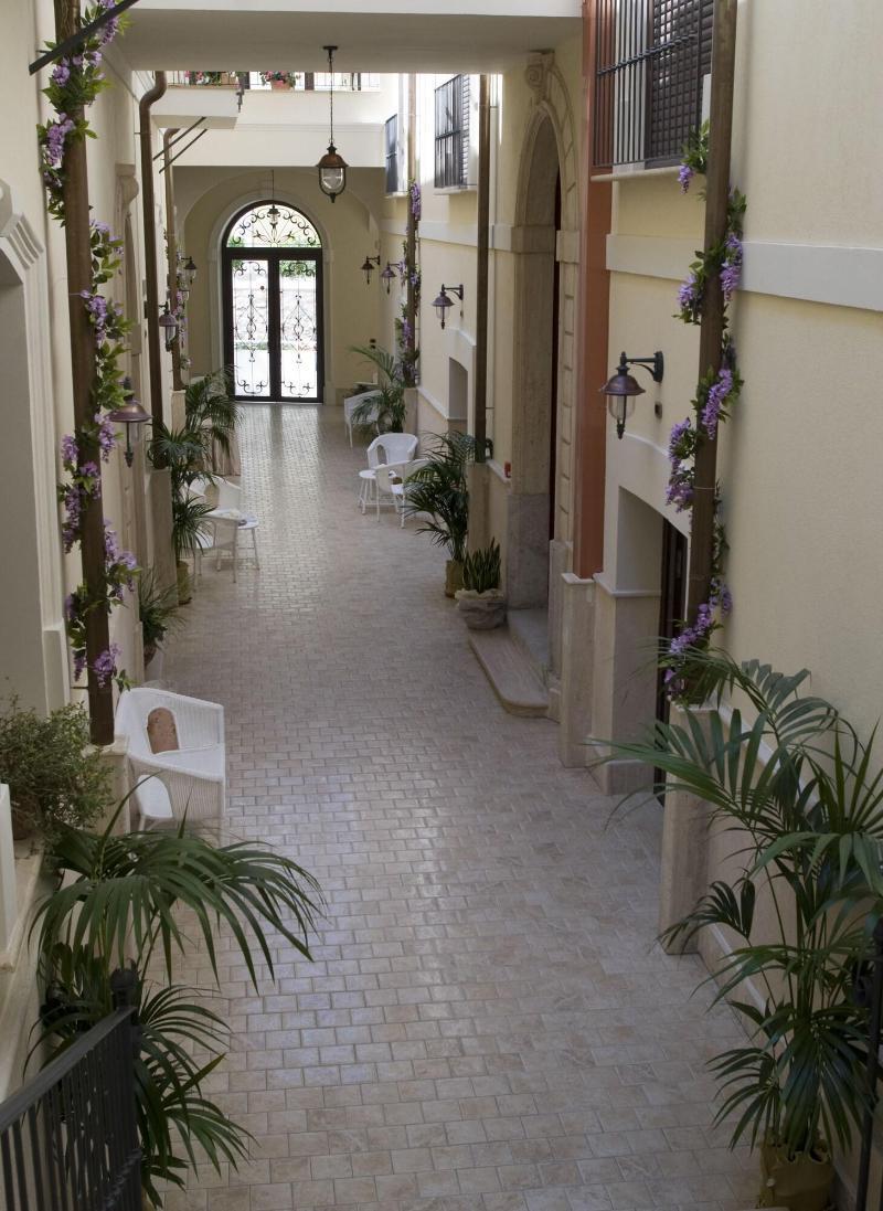 Palazzo Reginella Bovalino Marina Exterior foto