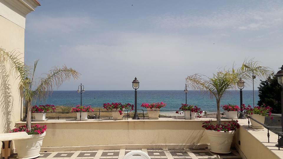 Palazzo Reginella Bovalino Marina Exterior foto