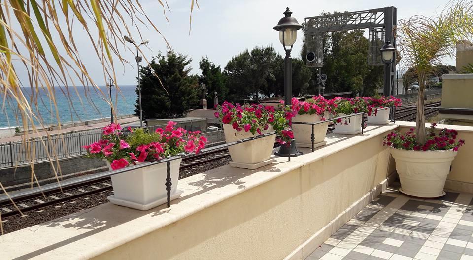Palazzo Reginella Bovalino Marina Exterior foto