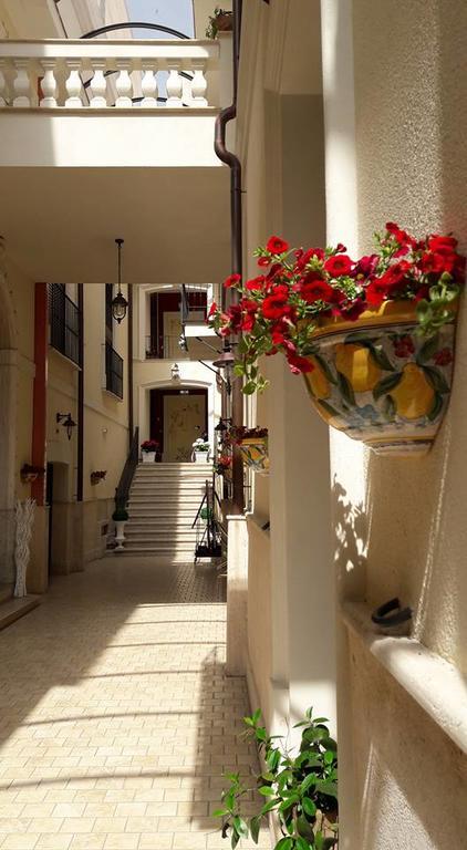 Palazzo Reginella Bovalino Marina Exterior foto