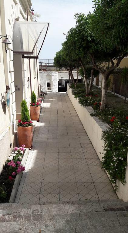 Palazzo Reginella Bovalino Marina Exterior foto